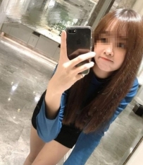 小雯  158cm C 23歲 小隻馬服裝店小妹  近期生意不景氣 薪水...